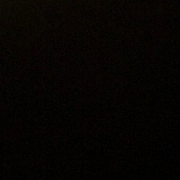 Meet your Posher, Nicole - Picture 1 of 1